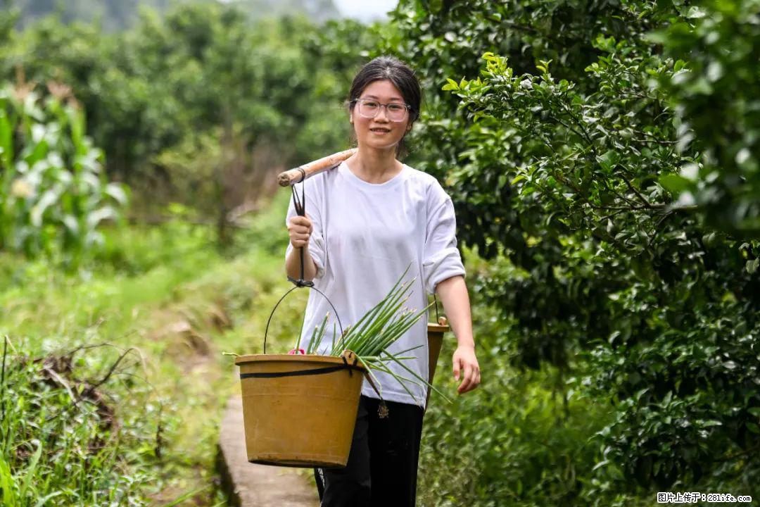 全网追的“扁担女孩”,找了一份暑假工,时薪12元 - 云浮生活资讯 - 云浮28生活网 yf.28life.com