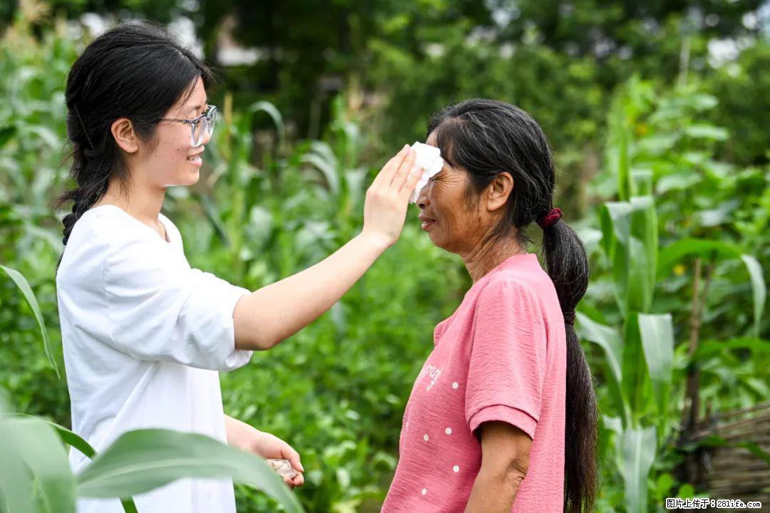 全网追的“扁担女孩”,找了一份暑假工,时薪12元 - 云浮生活资讯 - 云浮28生活网 yf.28life.com
